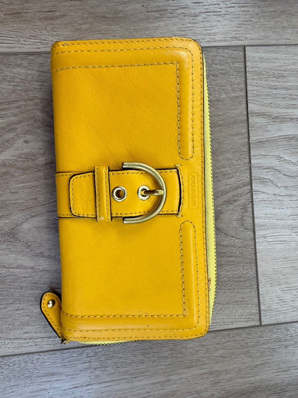 Vintage Coach Soho Yellow Leather Buckle Zip Around Wallet Y2K
